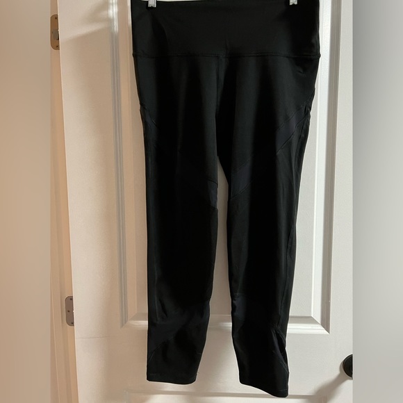 Aerie Women’s 7/8 High-Rise Leggings with Sheer accents - Picture 3 of 4